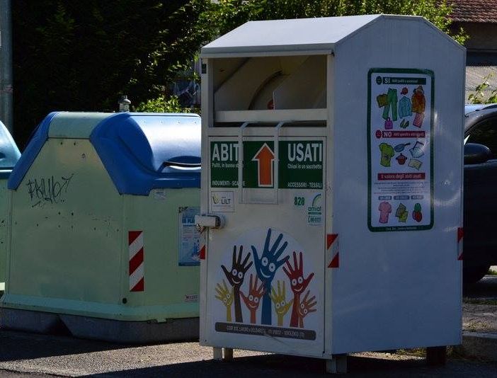contenitore vestiti usati