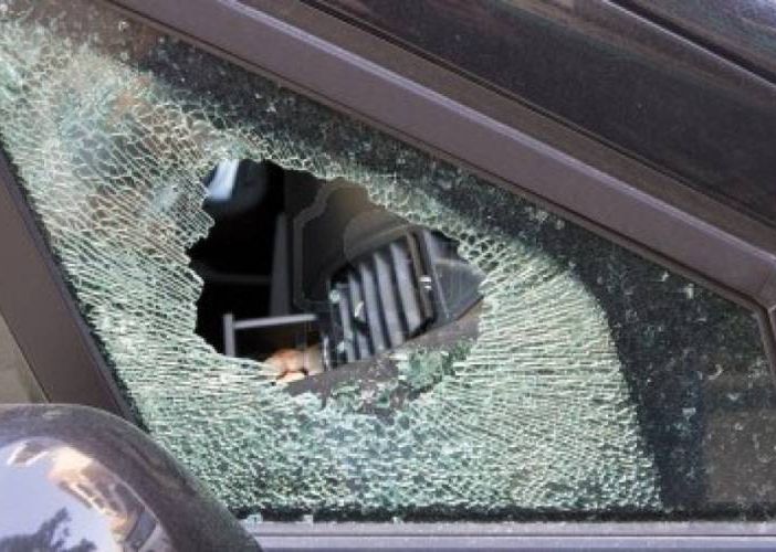 Furto con scasso su un'auto a Mirafiori Sud: i carabinieri sorprendono il ladro e lo arrestano