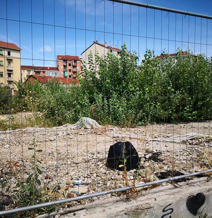 Parella, esposto contro i proprietari del cantiere abbandonato di via Bellardi
