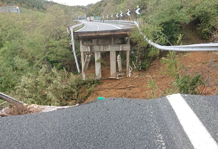 Crolla un viadotto della A6 tra Savona e Altare