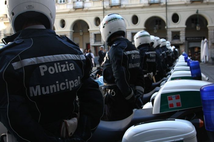Vigili urbani: martedì servizi non garantiti in via Bologna