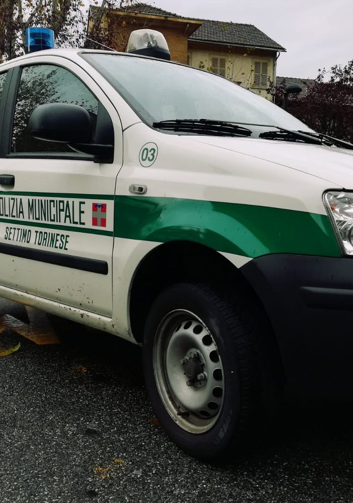 auto dei vigili urbani
