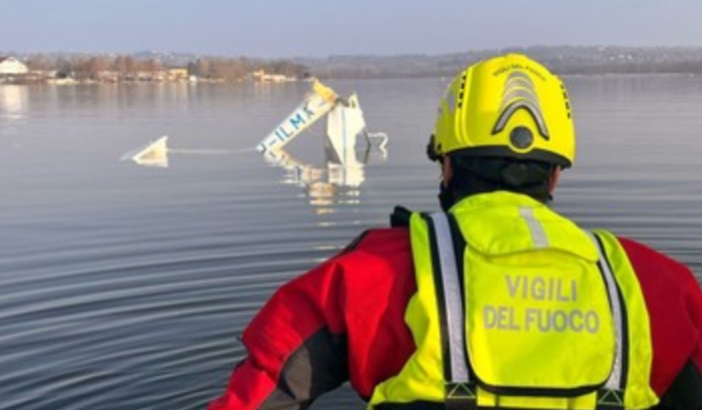 Ancora grave e in prognosi riservata il pilota dell'aliante precipitato nel lago di Varese
