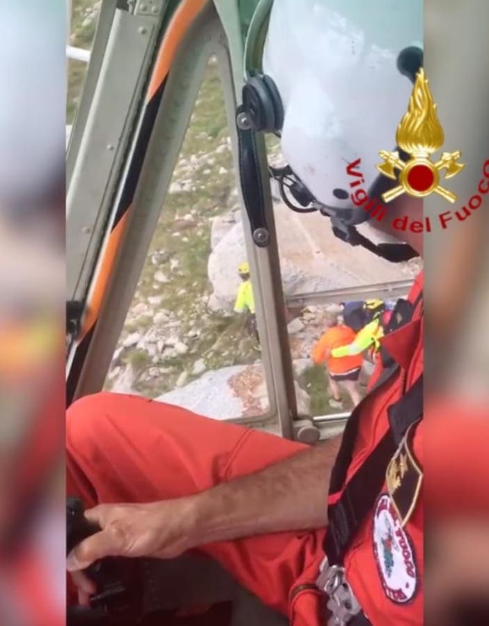 Con l'elicottero per salvare due escursionisti che si erano persi a 2300 metri di quota [FOTO e VIDEO]