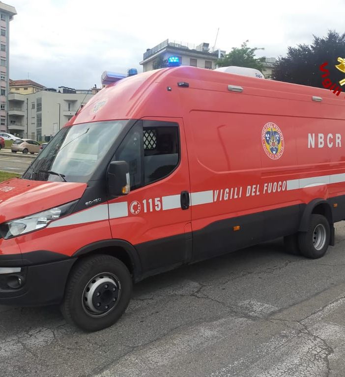 Intervento dei vigili del fuoco in corso Unità d'Italia