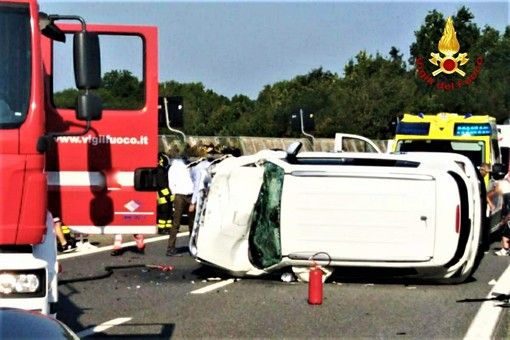 Due incidenti stradali sulla Torino-Savona: una decina in totale i feriti, tra cui anche bambini