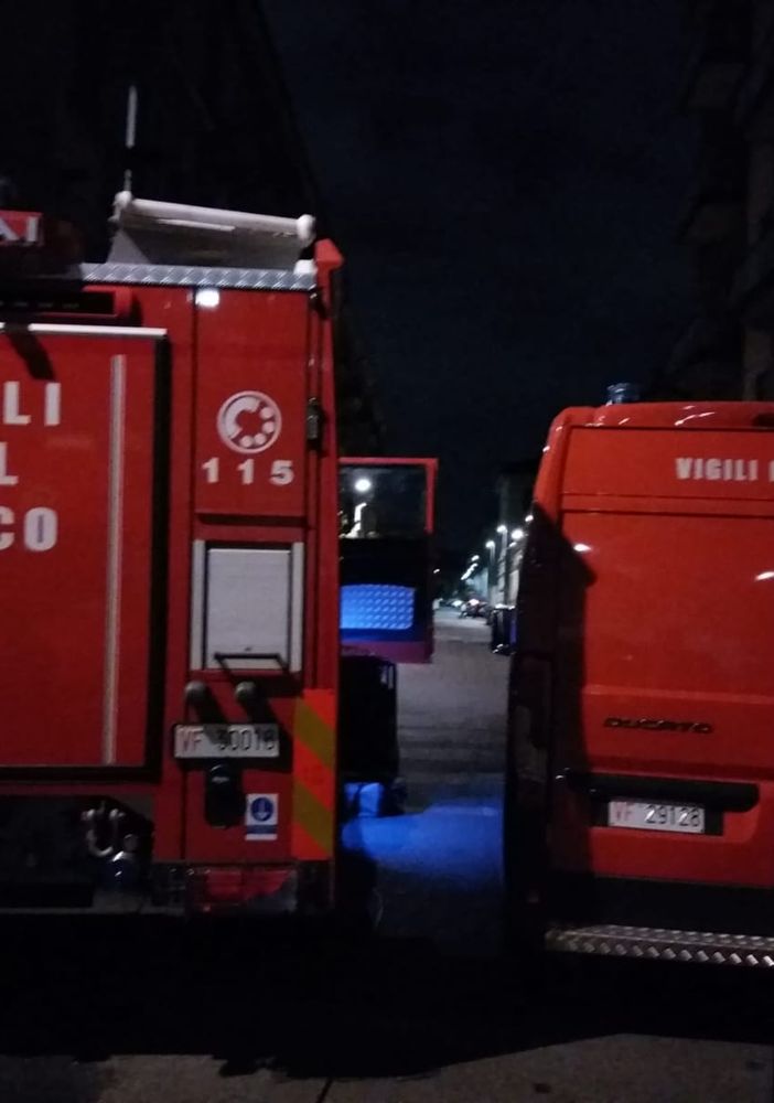 Incendio in un appartamento in corso Grosseto e un altro a San Gillio: due gli interventi notturni dei Vigili del Fuoco