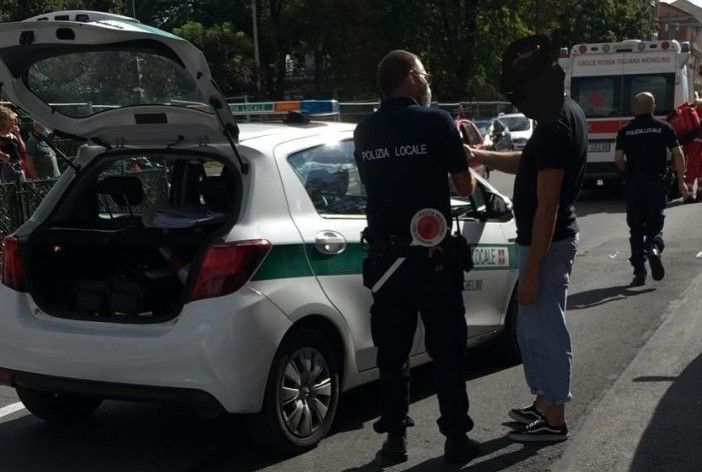 Pedone travolto mentre attraversava la strada a Nichelino: 28enne in gravi condizioni