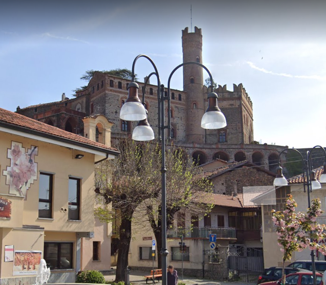 piazza san rocco e castello medievale villardora