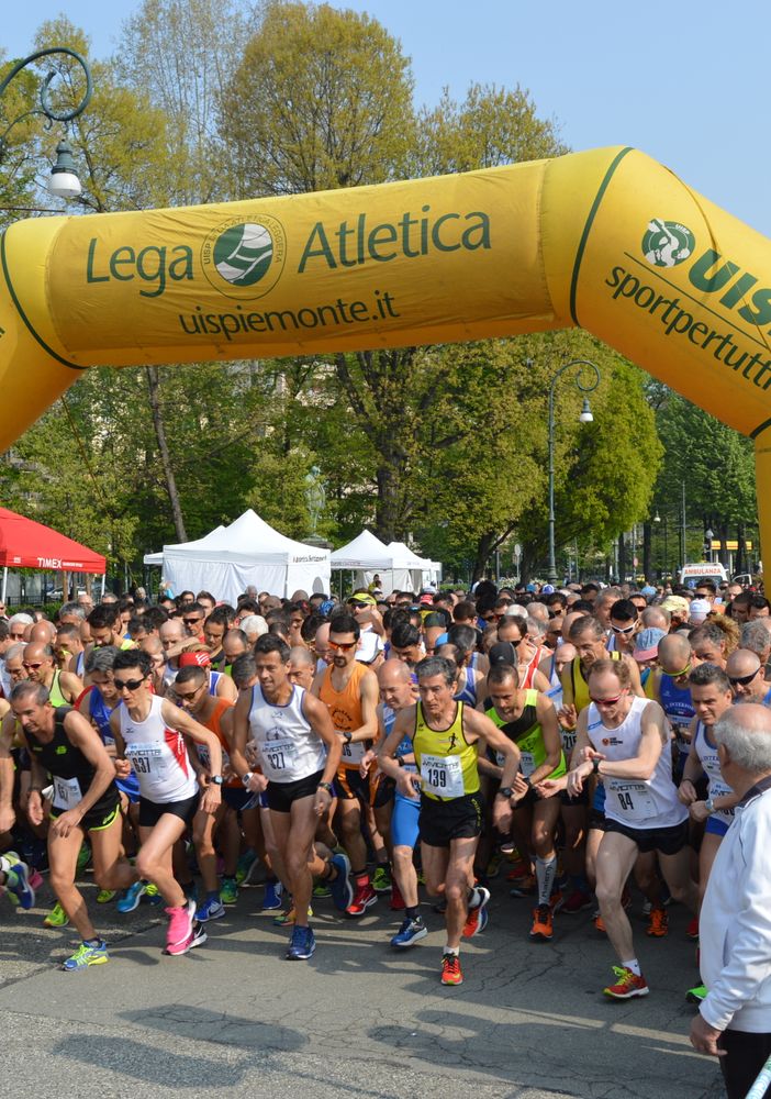 Vivicittà 2017 Torino, in 2000 alla partenza al Valentino: El Mostafa Rachhi e Antonella Gravino i vincitori della competitiva