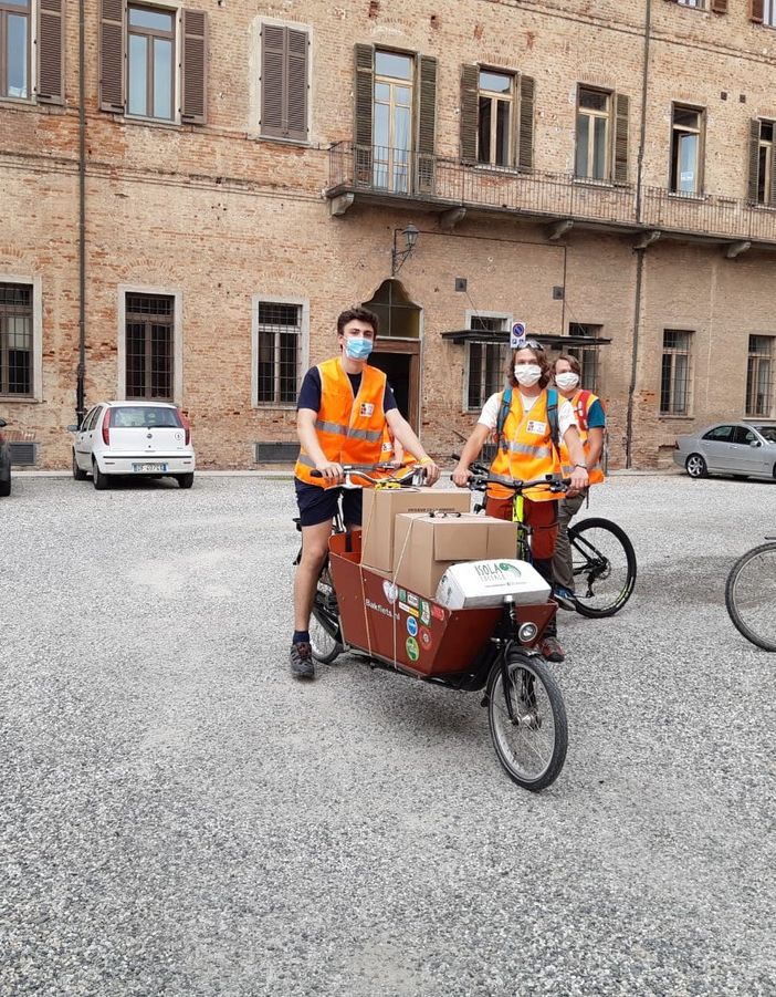 Chieri, continua la distribuzione di mascherine: arriva la seconda tranche