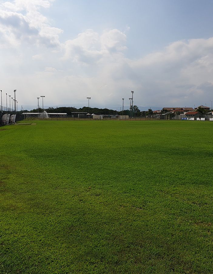 Volpiano, rifacimento in erba sintetica per i campi da calcio di via San Grato
