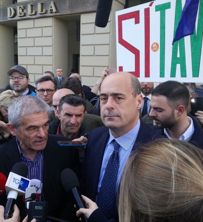 Zingaretti a Torino: &quot;Siamo qui per dire forza TAV e sì Tav&quot; [VIDEO]