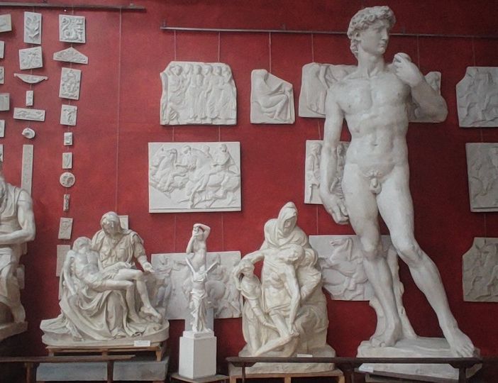 Alla Gipsoteca Mondazzi si cammina in mezzo ad arte e storia