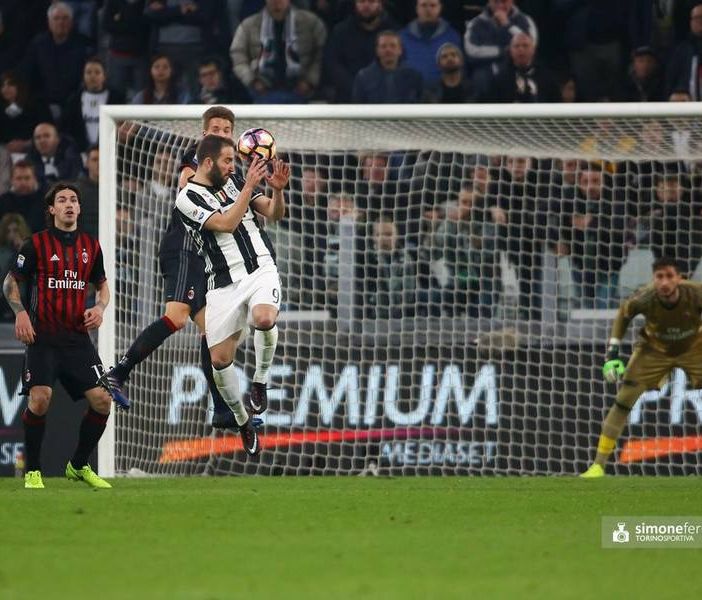 Higuain, con una doppietta ha steso il Milan
