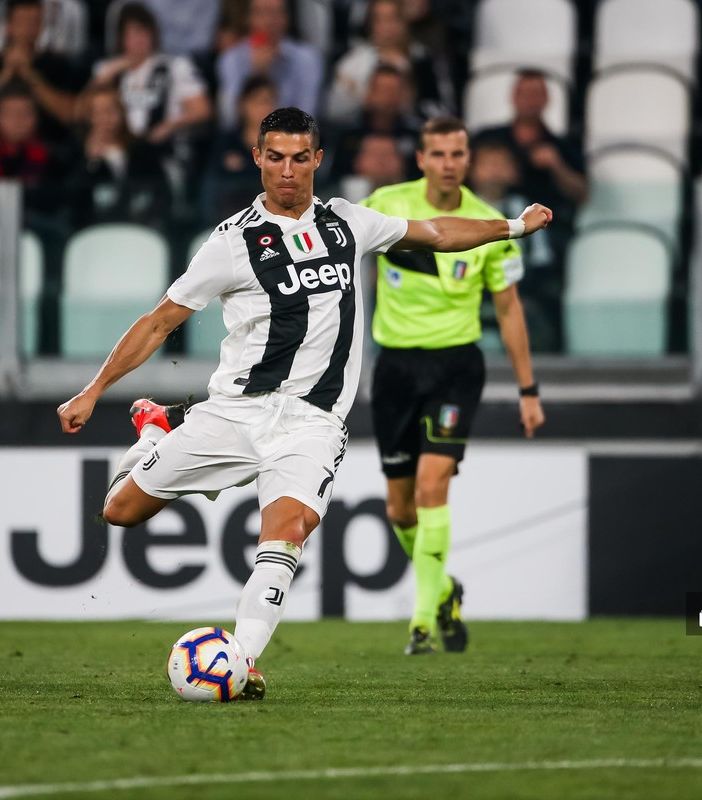 Cristiano Ronaldo guiderà l'attacco bianconero in quel di Genova