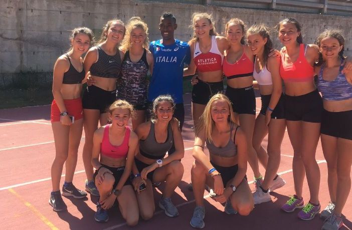I ragazzi del Summercamp FIDAL Piemonte con il campione assoluto di cross Yohannes Chiappinelli