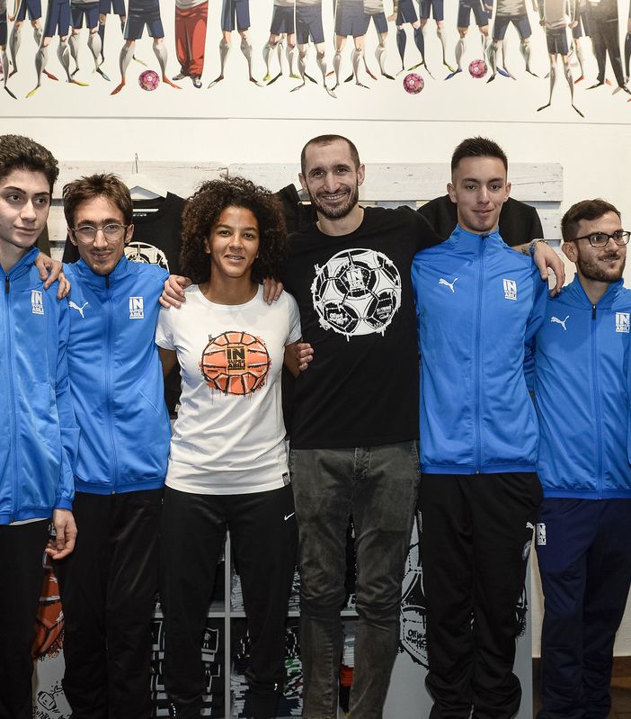 Sara Gama al fianco di Giorgio Chiellini nella squadra di Insuperabili
