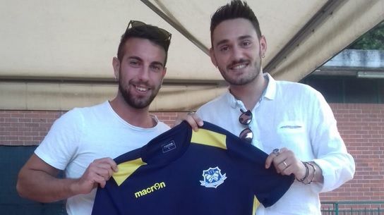 Nella foto Bommaci e Sansone dello Spazio Talent Soccer. Per Sansone gol decisivo contro il Barracda)