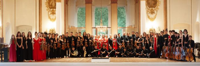 Alla moglie del procuratore Caselli il premio "Solo Donna": il sindaco di Grugliasco Roberto Montà premia Laura Romeo Alla moglie del procuratore Caselli il premio "Solo Donna": il sindaco di Grugliasco Roberto Montà premia Laura Romeo