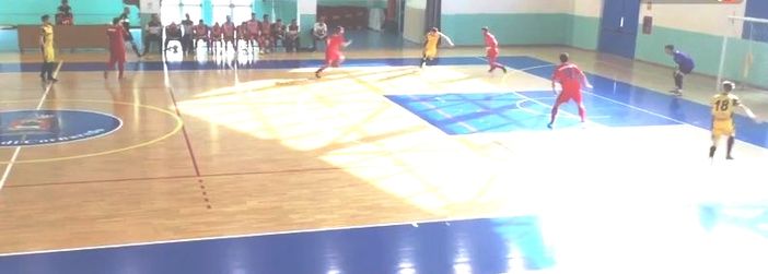 Calcio a 5: buon pari esterno del MyGlass Elledì Carmagnola che impatta 5 a 5 con il Real Cornaredo (Video)