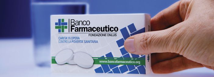 farmaco con la scritta &quot;banco farmaceutico&quot;