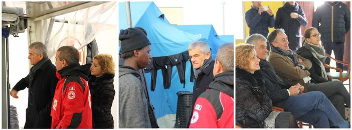 Sergio Chiamparino in visita al centro d'accoglienza di Settimo Torinese
