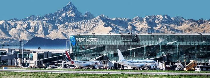 Aeroporti: Torino, da soci Sagat ok a bilancio 2023, dividendo complessivo di 12 milioni Aeroporti: Torino, da soci Sagat ok a bilancio 2023, dividendo complessivo di 12 milioni