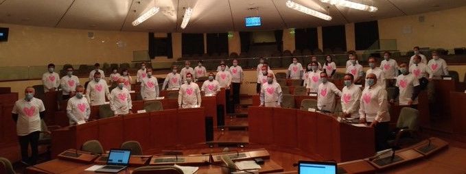 Un &quot;cuore rosa&quot; in Consiglio regionale per promuovere la prevenzione dei tumori femminili e sostenere la ricerca