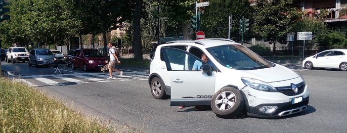 Torino, incidente stradale all’incrocio fra corso Massimo D’Azelio e Corso Marconi