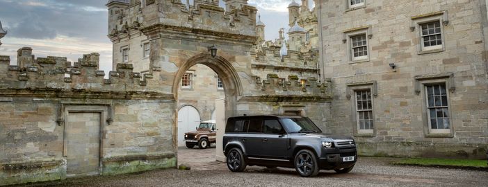 La potenza della scelta: si uniscono alla gamma la nuova e potente Defender V8 e le esclusive edizioni speciali La potenza della scelta: si uniscono alla gamma la nuova e potente Defender V8 e le esclusive edizioni speciali