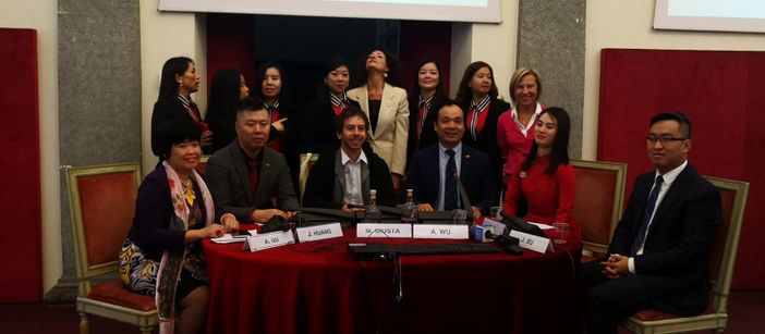 Torino festeggia il 70° della Repubblica Cinese. L'assessore Giusta: "Vogliamo attrarre i turisti con sci, musei e Langhe" Torino festeggia il 70° della Repubblica Cinese. L'assessore Giusta: "Vogliamo attrarre i turisti con sci, musei e Langhe"