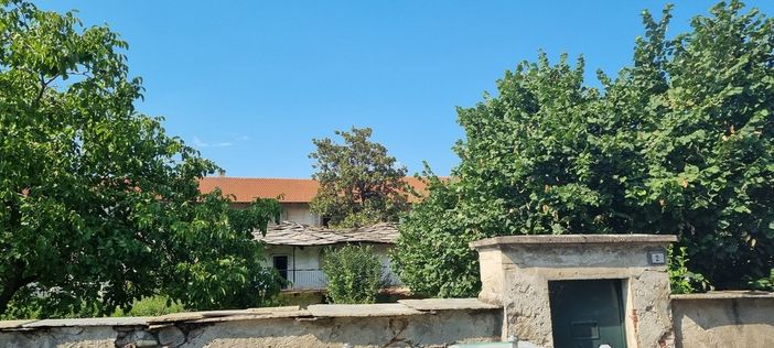 Il 'Cambrun' visto da via Goytre, che presto lascerà spazio alla Casa della Comunità Il 'Cambrun' visto da via Goytre, che presto lascerà spazio alla Casa della Comunità