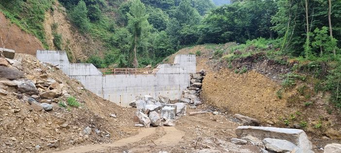 Una delle soglie realizzate al Rospart Una delle soglie realizzate al Rospart