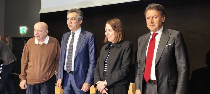 Referendum, da Torino Conte risponde a Meloni: "Racconta frottole" Referendum, da Torino Conte risponde a Meloni: "Racconta frottole"