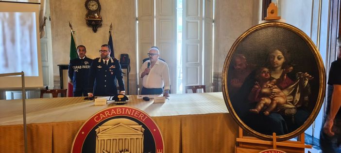 Riecco a Palazzo Chiablese dipinto e lampadario storico rintracciati dai Carabinieri