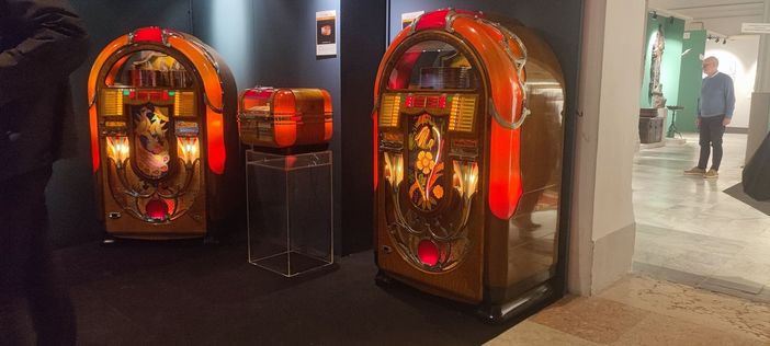 orna Apart, la mostra di antiquariato con 40 gallerie d'arte nel Parco del Valentino orna Apart, la mostra di antiquariato con 40 gallerie d'arte nel Parco del Valentino