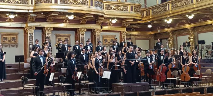 Il Consiglio comunale di Grugliasco premia l’Orchestra Magister Harmoniae Il Consiglio comunale di Grugliasco premia l’Orchestra Magister Harmoniae