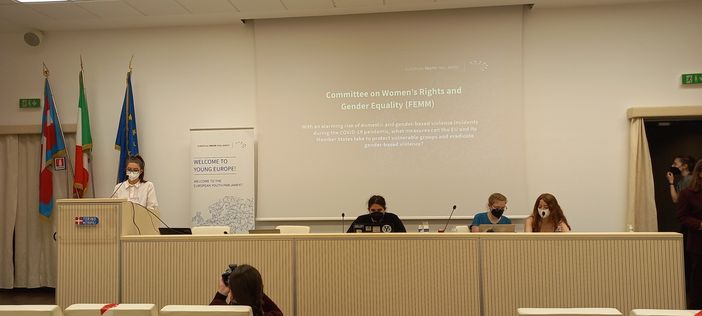 Conclusi a Torino i lavori del Parlamento Europeo Giovani Conclusi a Torino i lavori del Parlamento Europeo Giovani