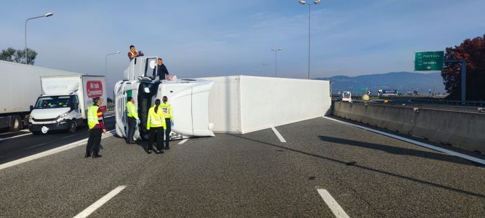 camion ribaltato