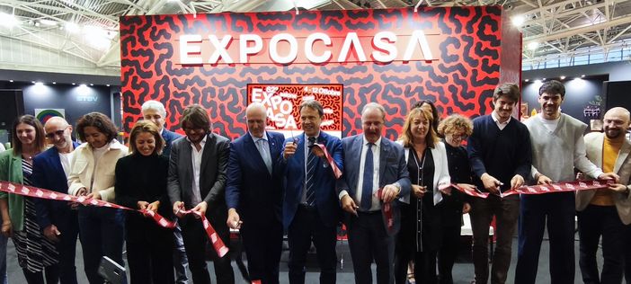 Ha preso il via la 62esima edizione del più grande salone del Nord-Ovest dedicato all'arredamento Ha preso il via la 62esima edizione del più grande salone del Nord-Ovest dedicato all'arredamento