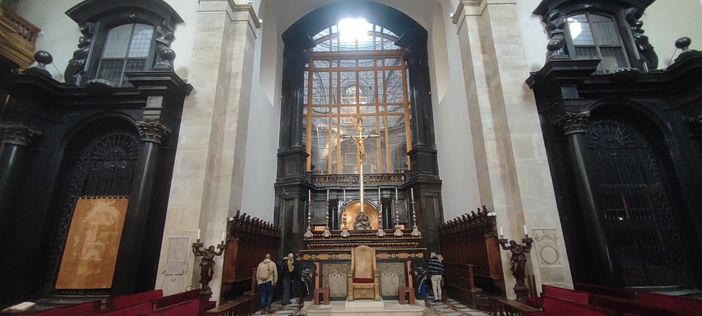 Terminata la ristrutturazione del Duomo, dopo l'incendio della Cappella della Sindone del 1997 Terminata la ristrutturazione del Duomo, dopo l'incendio della Cappella della Sindone del 1997