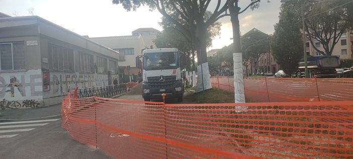 Piazzetta pedonale davanti allla Martin Luther King: chiude il controviale di Corso Francia Piazzetta pedonale davanti allla Martin Luther King: chiude il controviale di Corso Francia