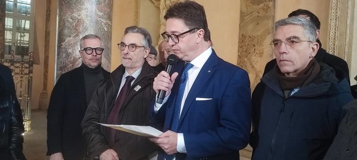 Violenza e guerriglia urbana, l'appello unitario di tutte le forze politiche per dire basta Violenza e guerriglia urbana, l'appello unitario di tutte le forze politiche per dire basta