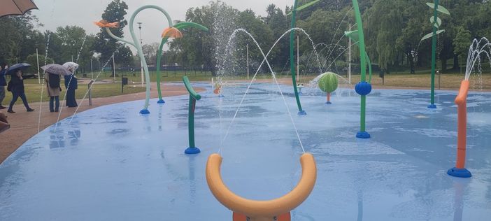Giochi d'acqua e attrezzature nuove alla piscina della Pellerina