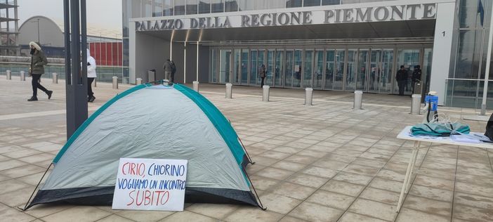 Disoccupati e precari in tenda di fronte alla Regione: "Chiediamo assunzioni e sostegni al reddito" Disoccupati e precari in tenda di fronte alla Regione: "Chiediamo assunzioni e sostegni al reddito"
