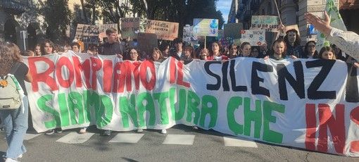 Giovani per il clima: il 25 e 26 ottobre Torino ospita “Youth4Climate & Universities for the Future” Giovani per il clima: il 25 e 26 ottobre Torino ospita “Youth4Climate & Universities for the Future”