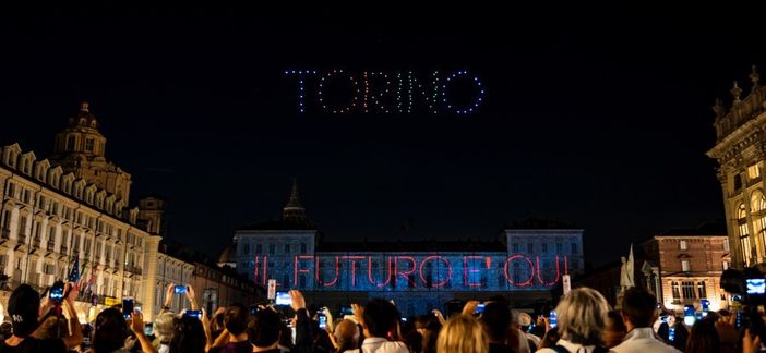 Droni di San Giovanni a Torino, la frase di chiusura la sceglie il pubblico