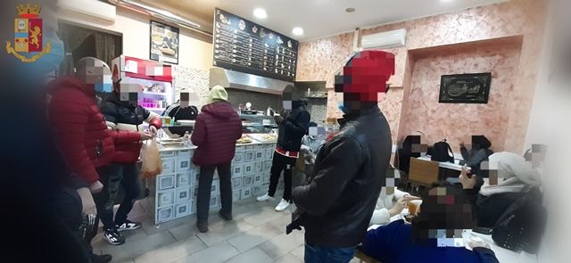 L'assembramento notato dalla polizia