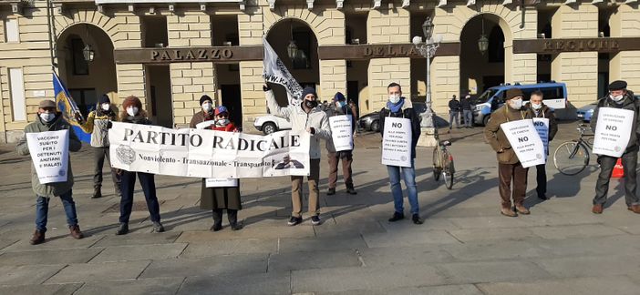 Sit in in piazza Castello a Torino